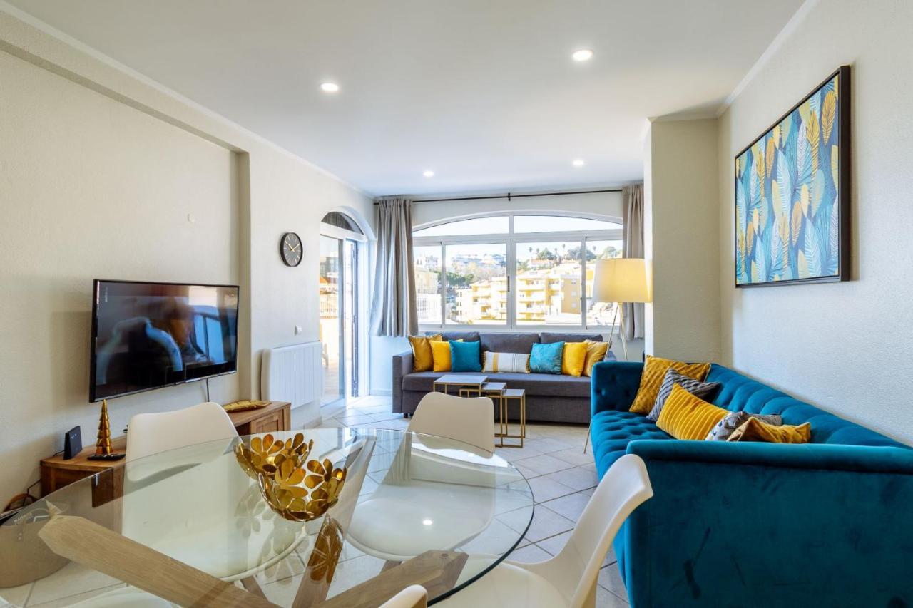 Top Renoviertes Apartment Mit Grosser Terrasse Albufeira Luaran gambar