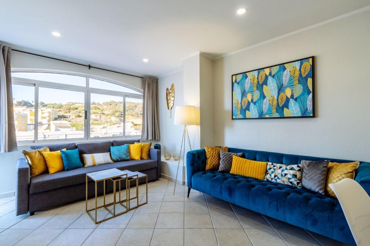 Top Renoviertes Apartment Mit Grosser Terrasse Albufeira Luaran gambar